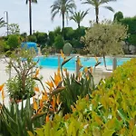 Sea View La Palme D\'Azur Apartment Steps Away From The Beach And Perfect For Holidays & Business Trips