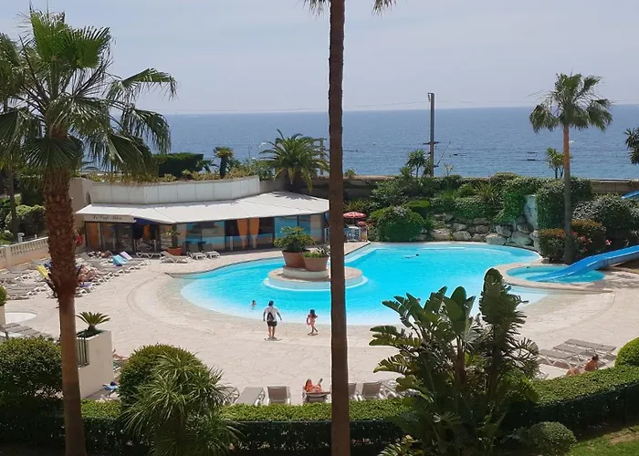 Sea View La Palme D\'Azur Apartment Steps Away From The Beach And Perfect For Holidays & Business Trips