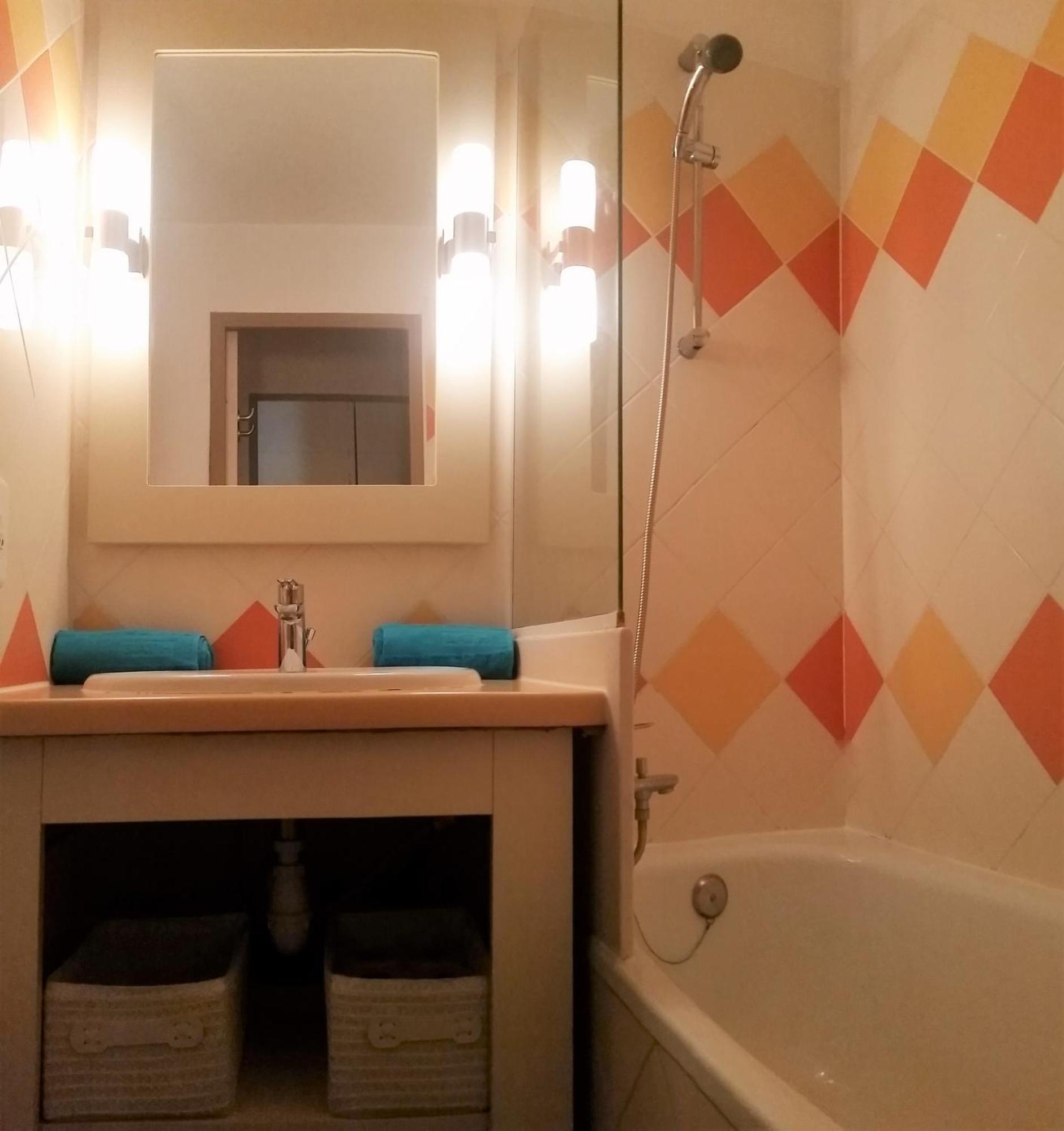 Sea View La Palme D'azur Steps Away From The And Perfect For Holidays & Business Trips